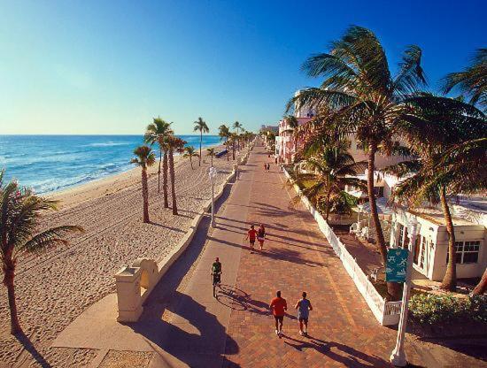 Downtown Hollywood Beach Students' Dorm Albergue Exterior foto